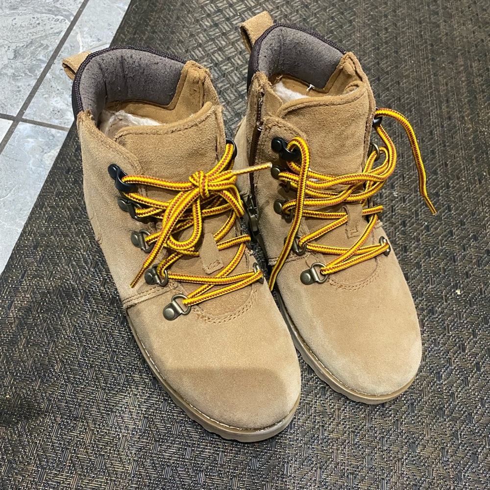 Uggs boots for boys